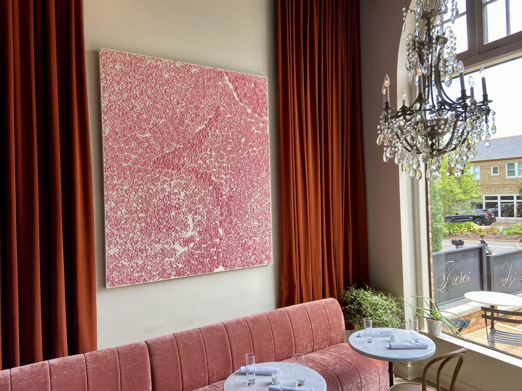 Bistro La Floraison dining room